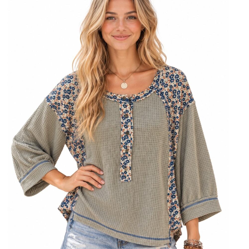 POL Mixed Media Top Womens Large Gray Waffle Knit & Floral Boho Henley Pullover